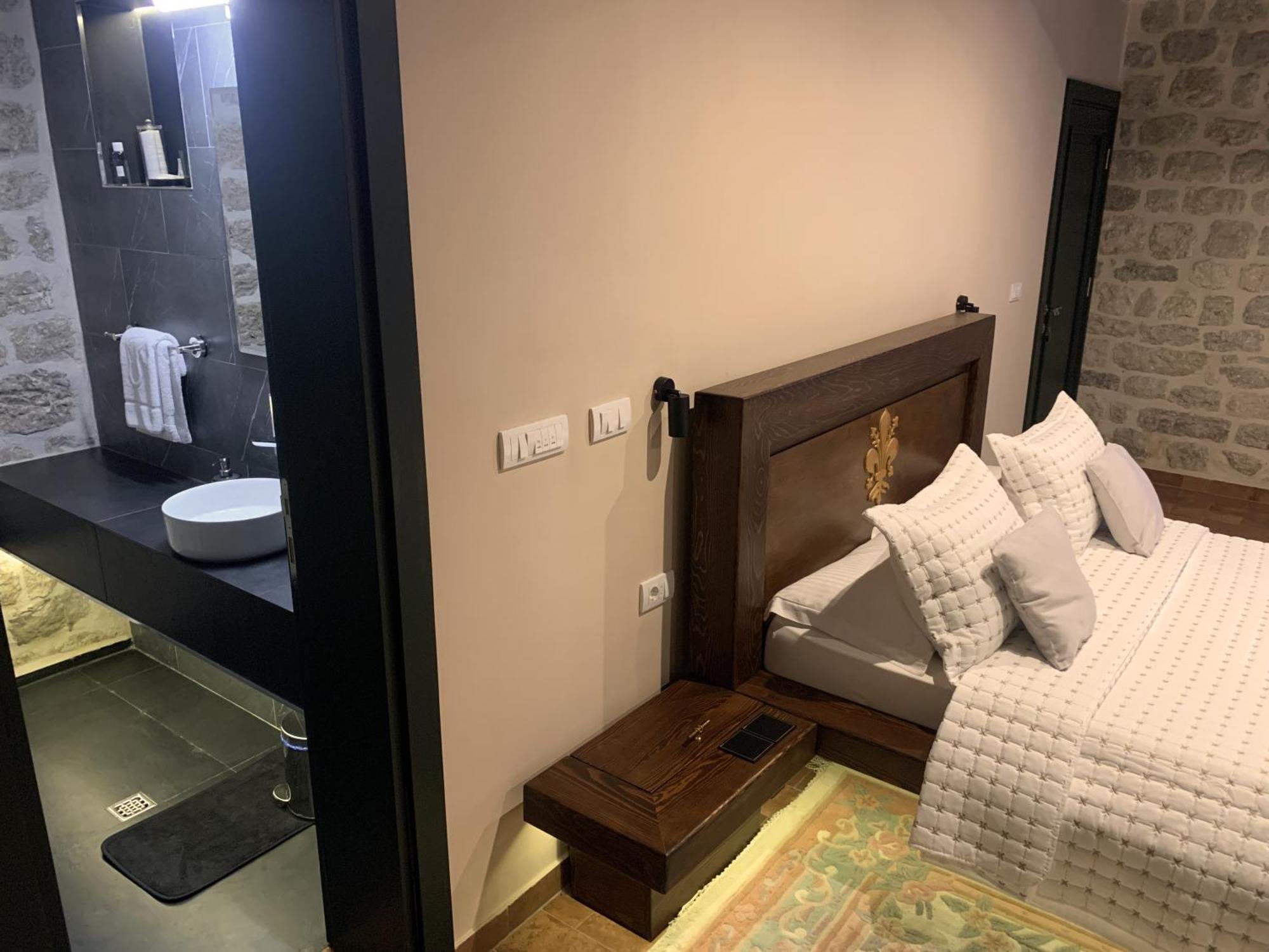 Hotel Kazin Supreme Kotor Zewnętrze zdjęcie
