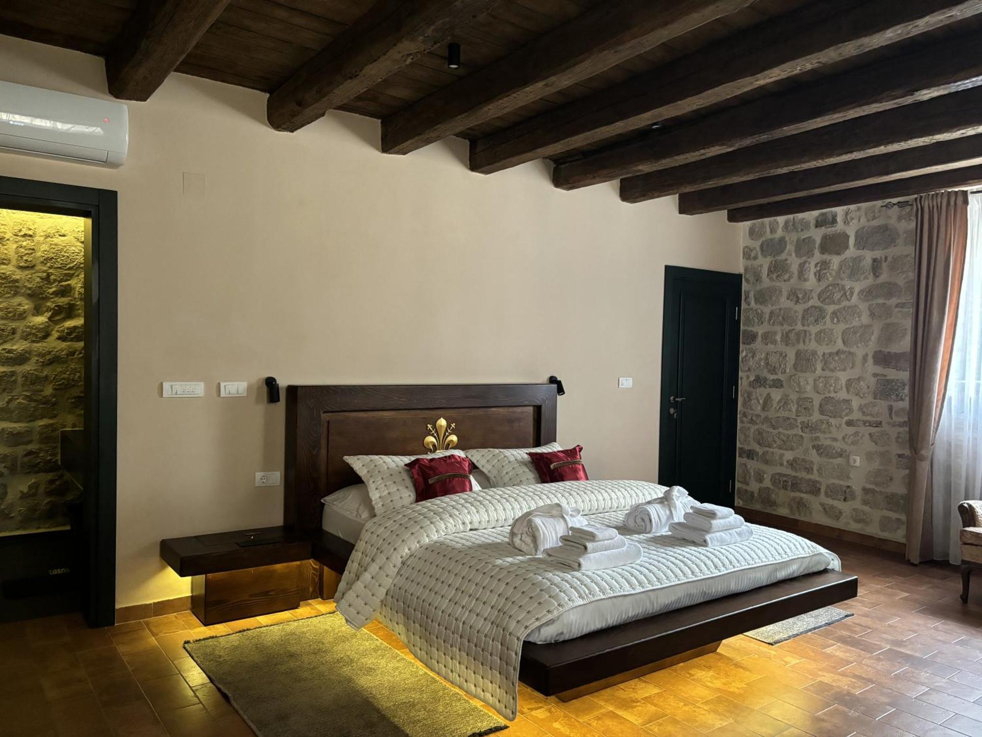 Hotel Kazin Supreme Kotor Zewnętrze zdjęcie