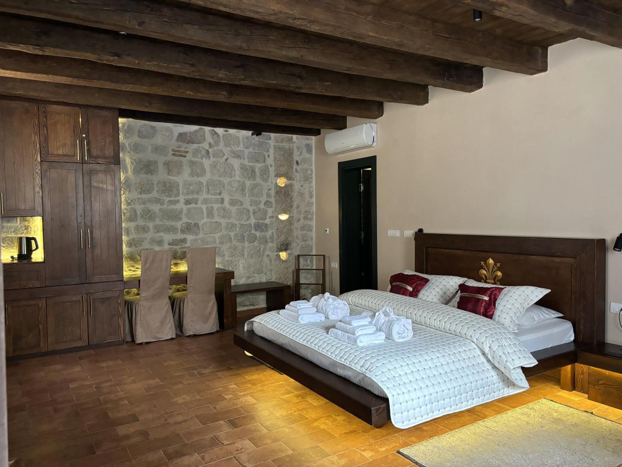 Hotel Kazin Supreme Kotor Zewnętrze zdjęcie