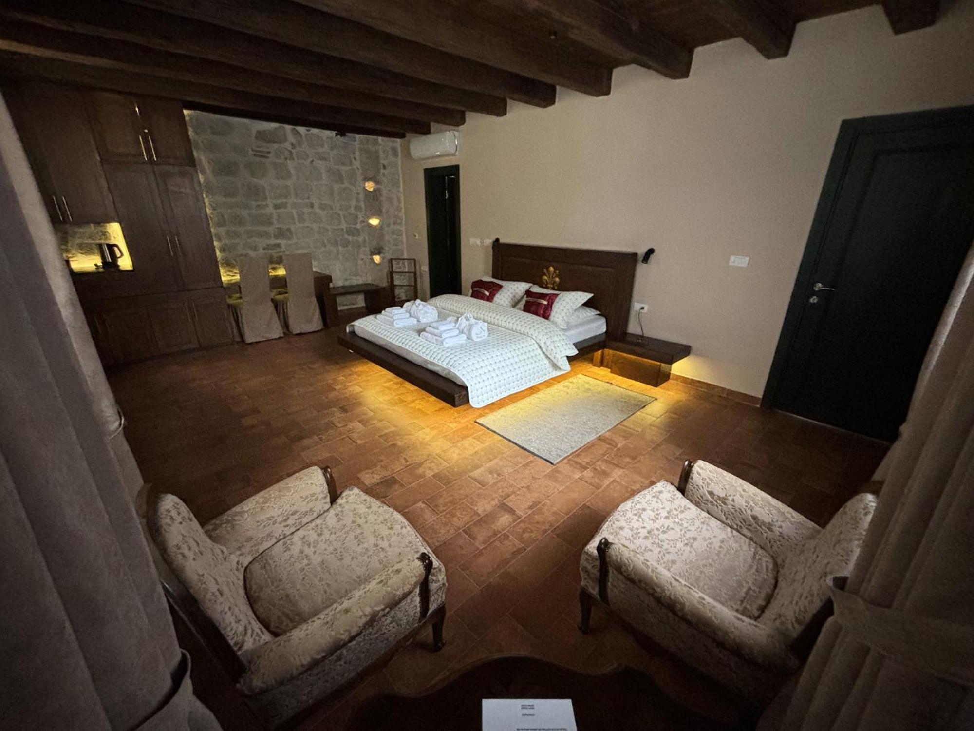 Hotel Kazin Supreme Kotor Zewnętrze zdjęcie