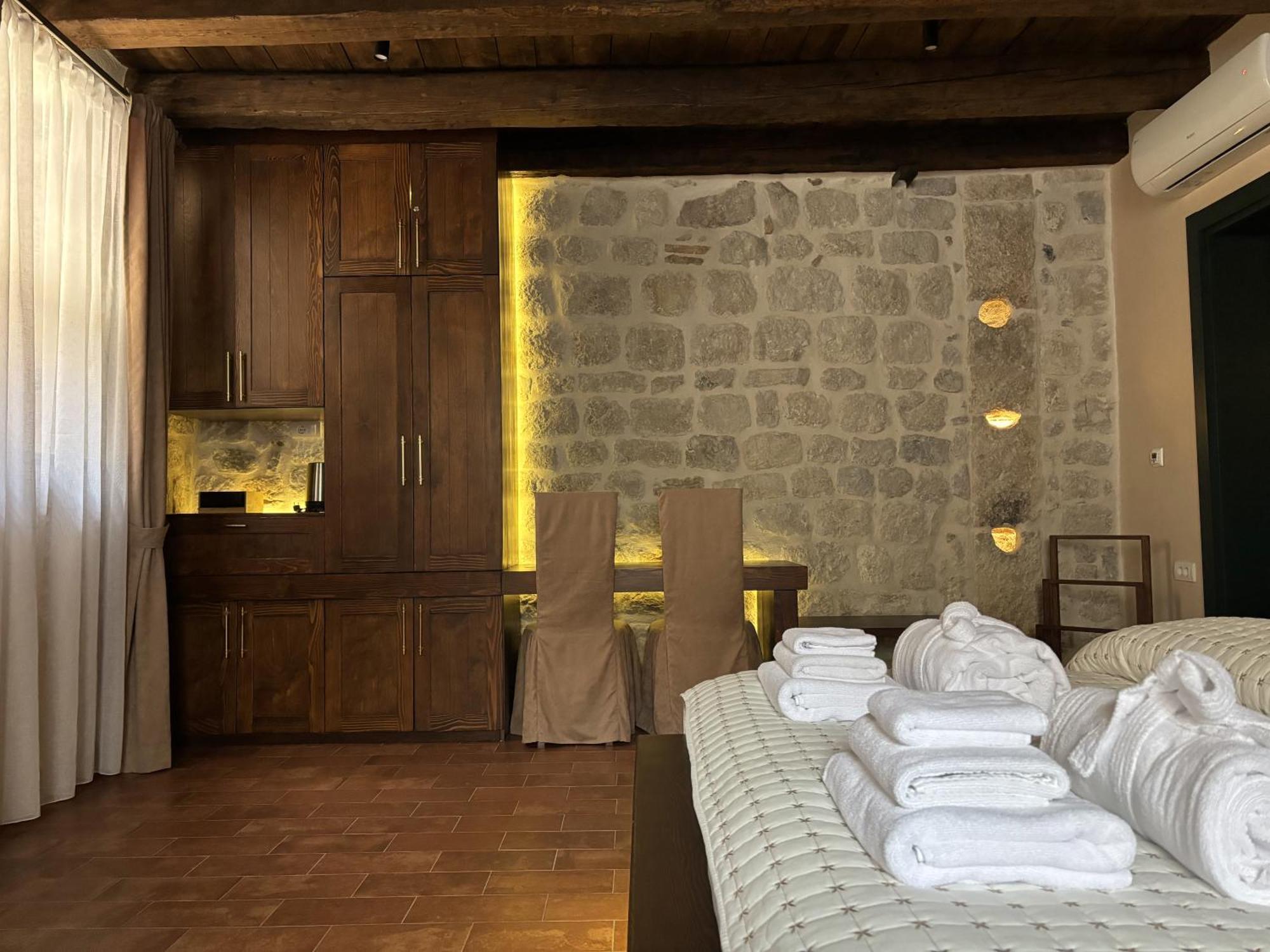 Hotel Kazin Supreme Kotor Zewnętrze zdjęcie