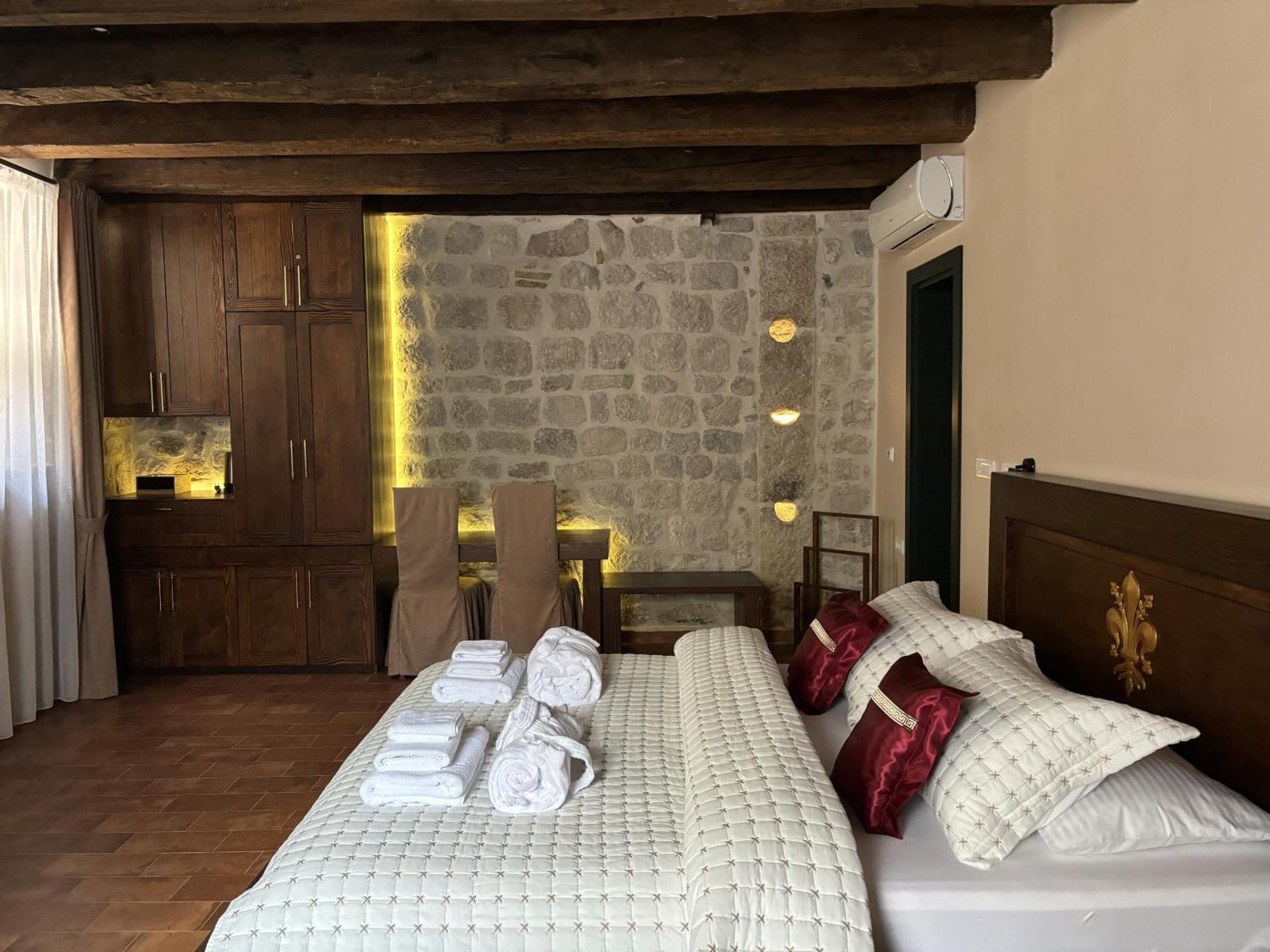 Hotel Kazin Supreme Kotor Zewnętrze zdjęcie