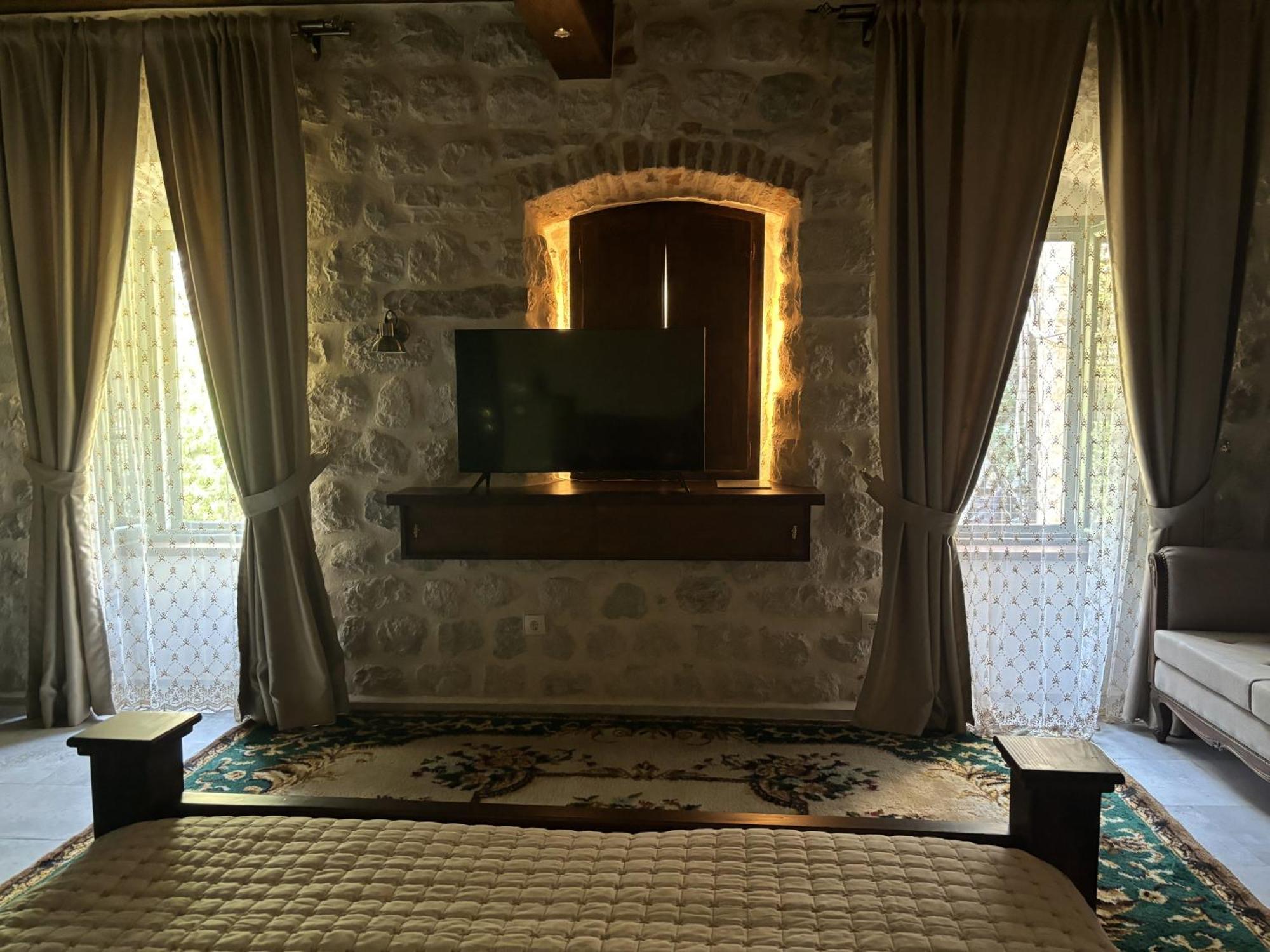 Hotel Kazin Supreme Kotor Zewnętrze zdjęcie