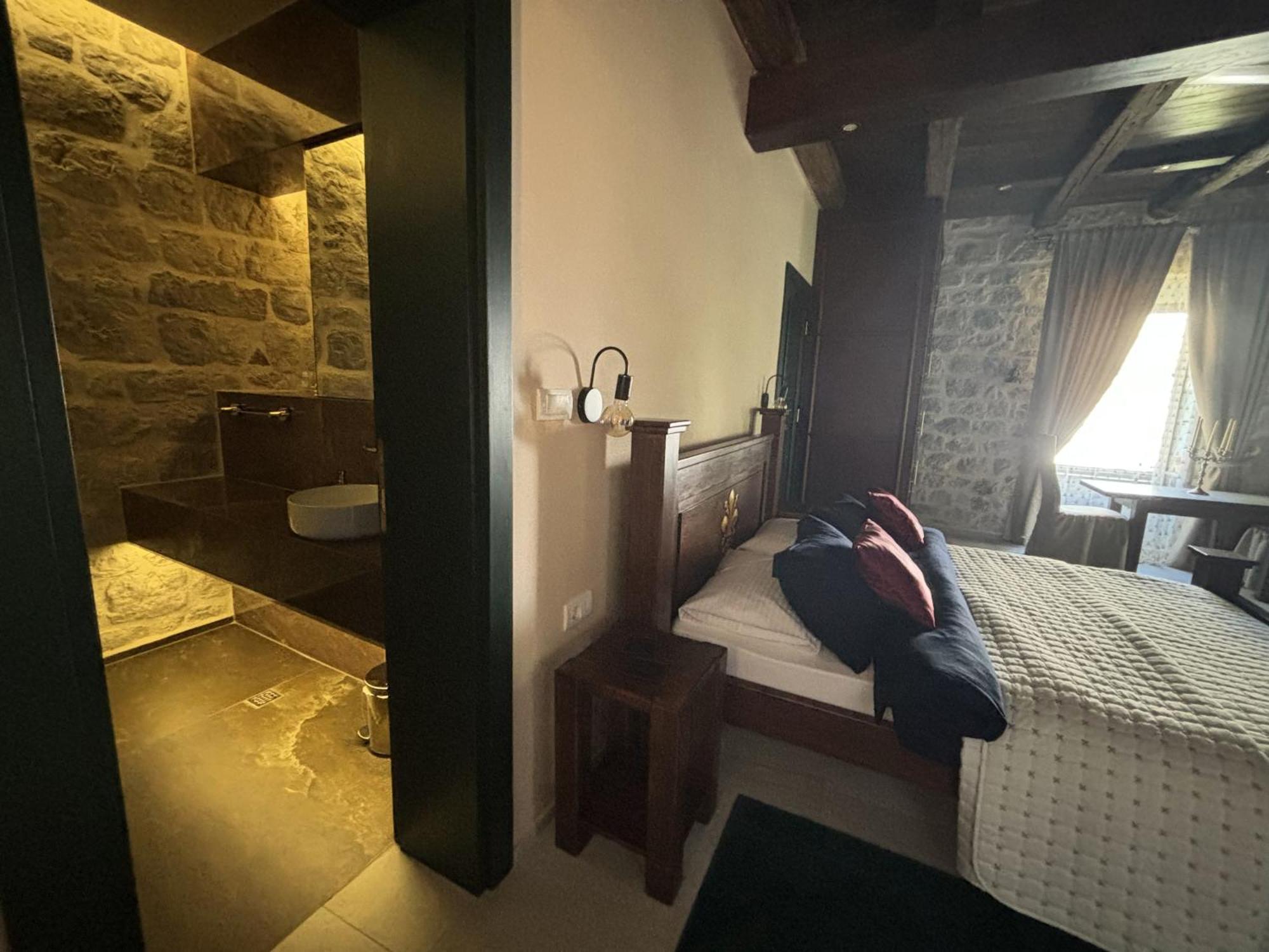 Hotel Kazin Supreme Kotor Zewnętrze zdjęcie