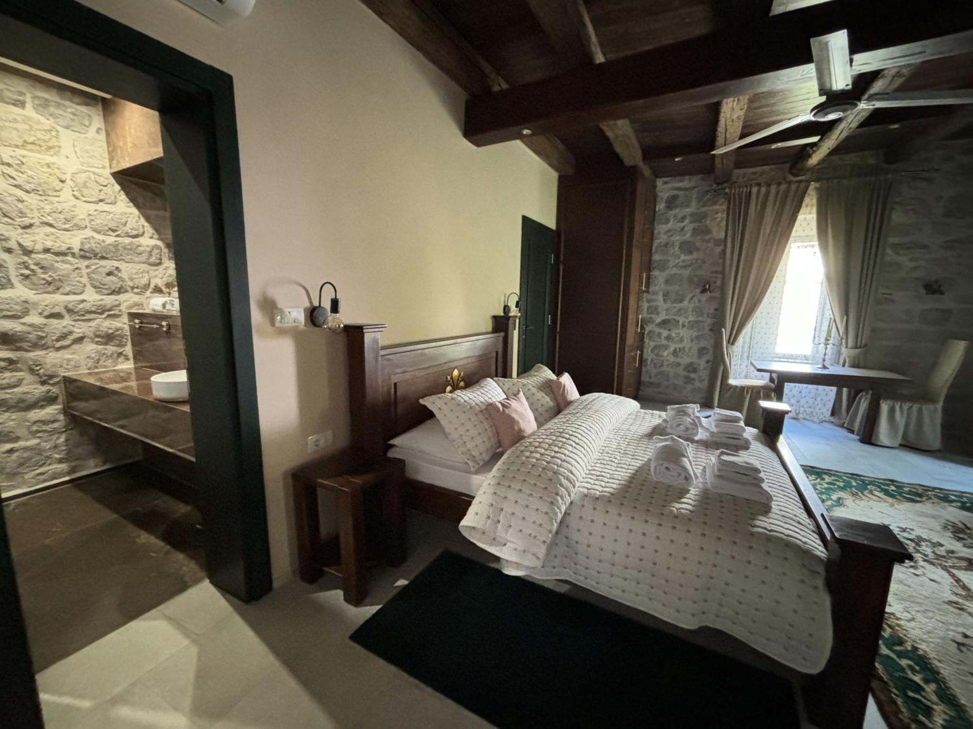 Hotel Kazin Supreme Kotor Zewnętrze zdjęcie