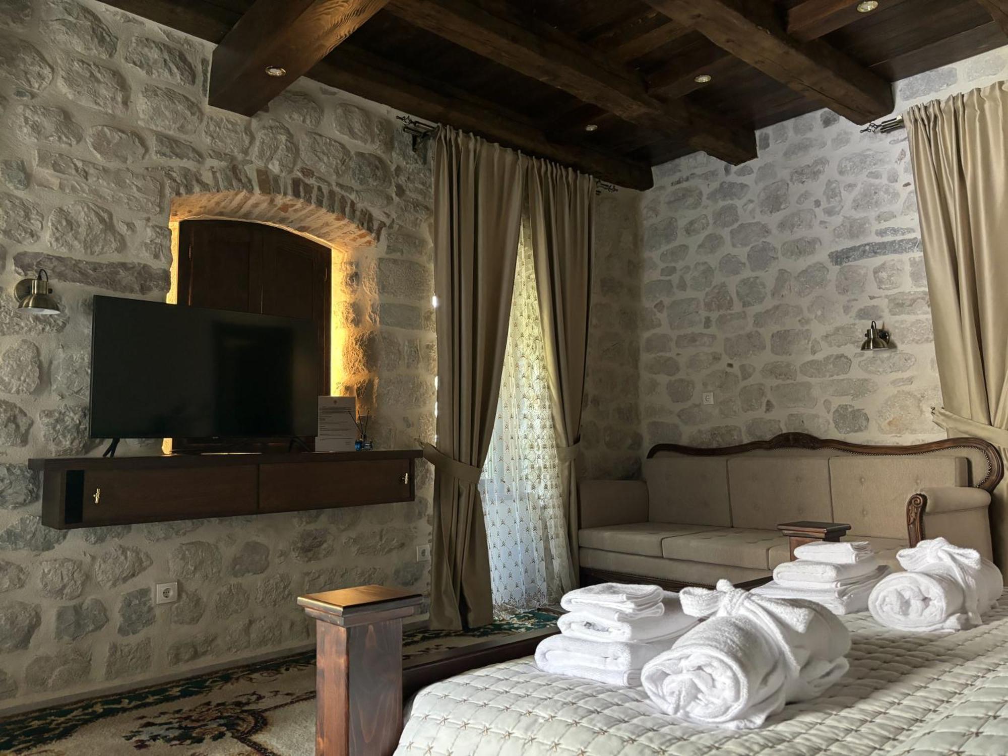 Hotel Kazin Supreme Kotor Zewnętrze zdjęcie