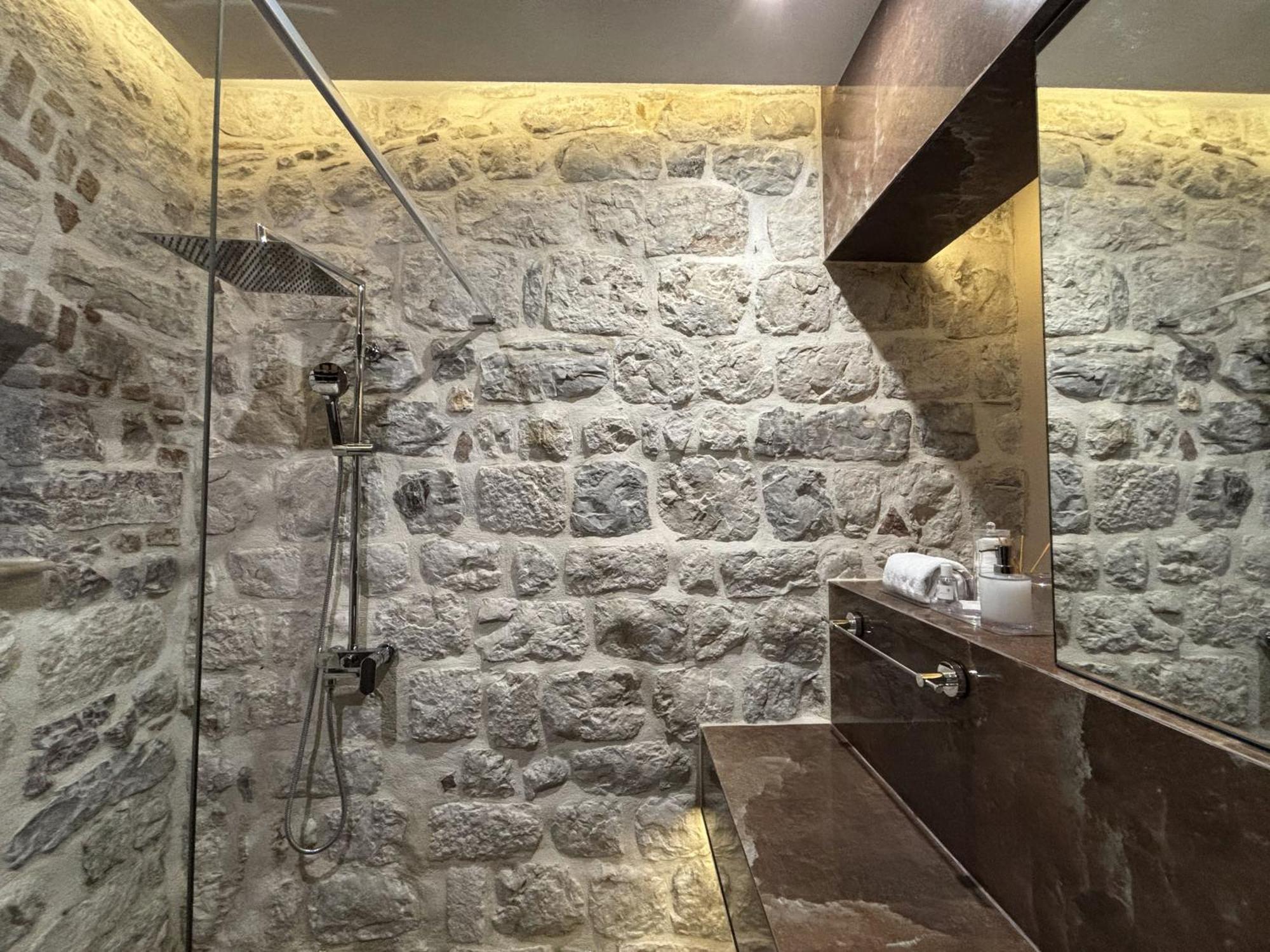 Hotel Kazin Supreme Kotor Zewnętrze zdjęcie