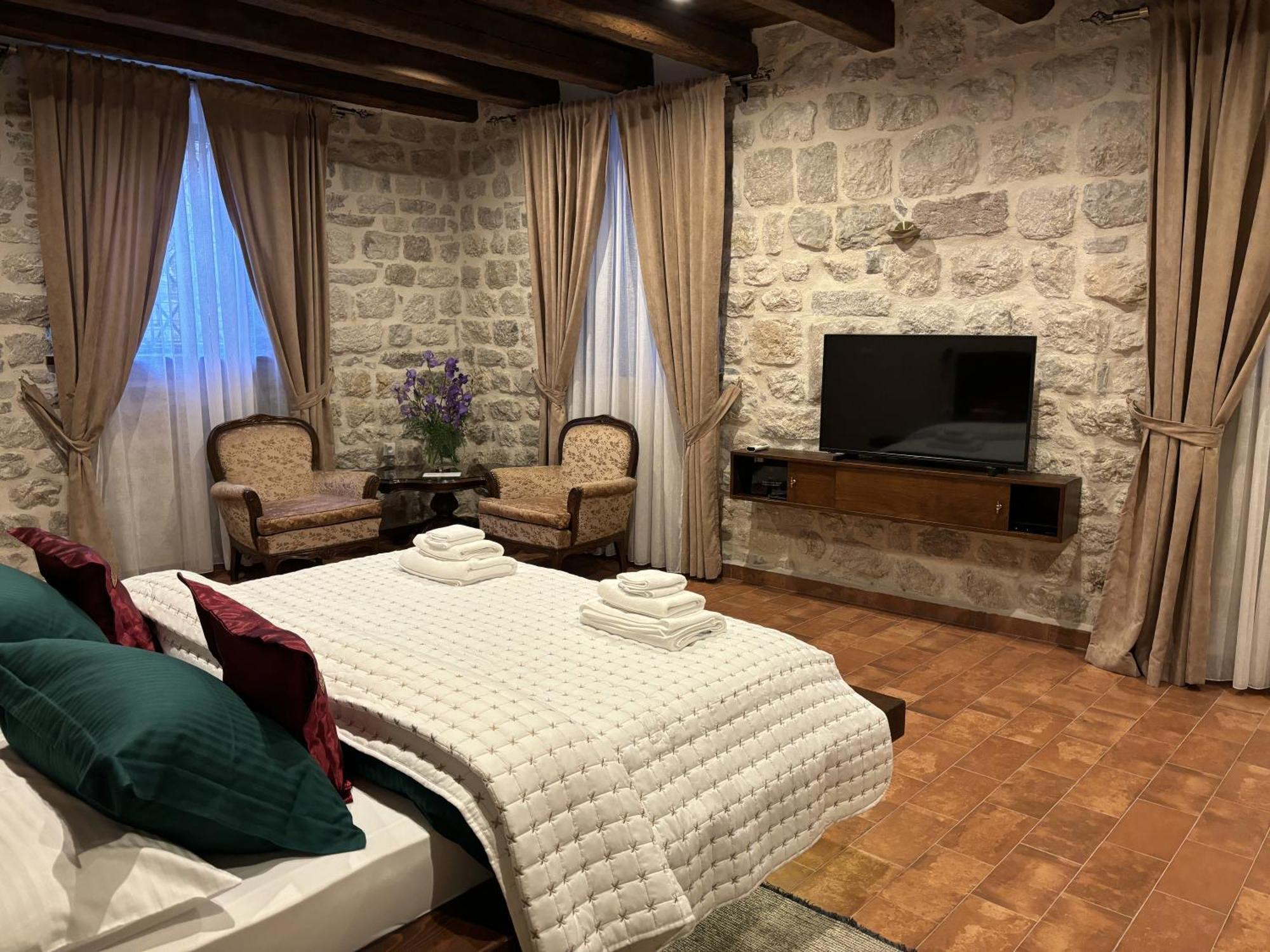 Hotel Kazin Supreme Kotor Zewnętrze zdjęcie