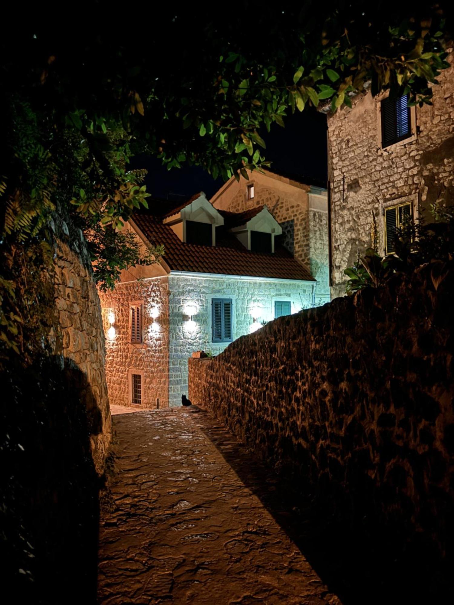 Hotel Kazin Supreme Kotor Zewnętrze zdjęcie