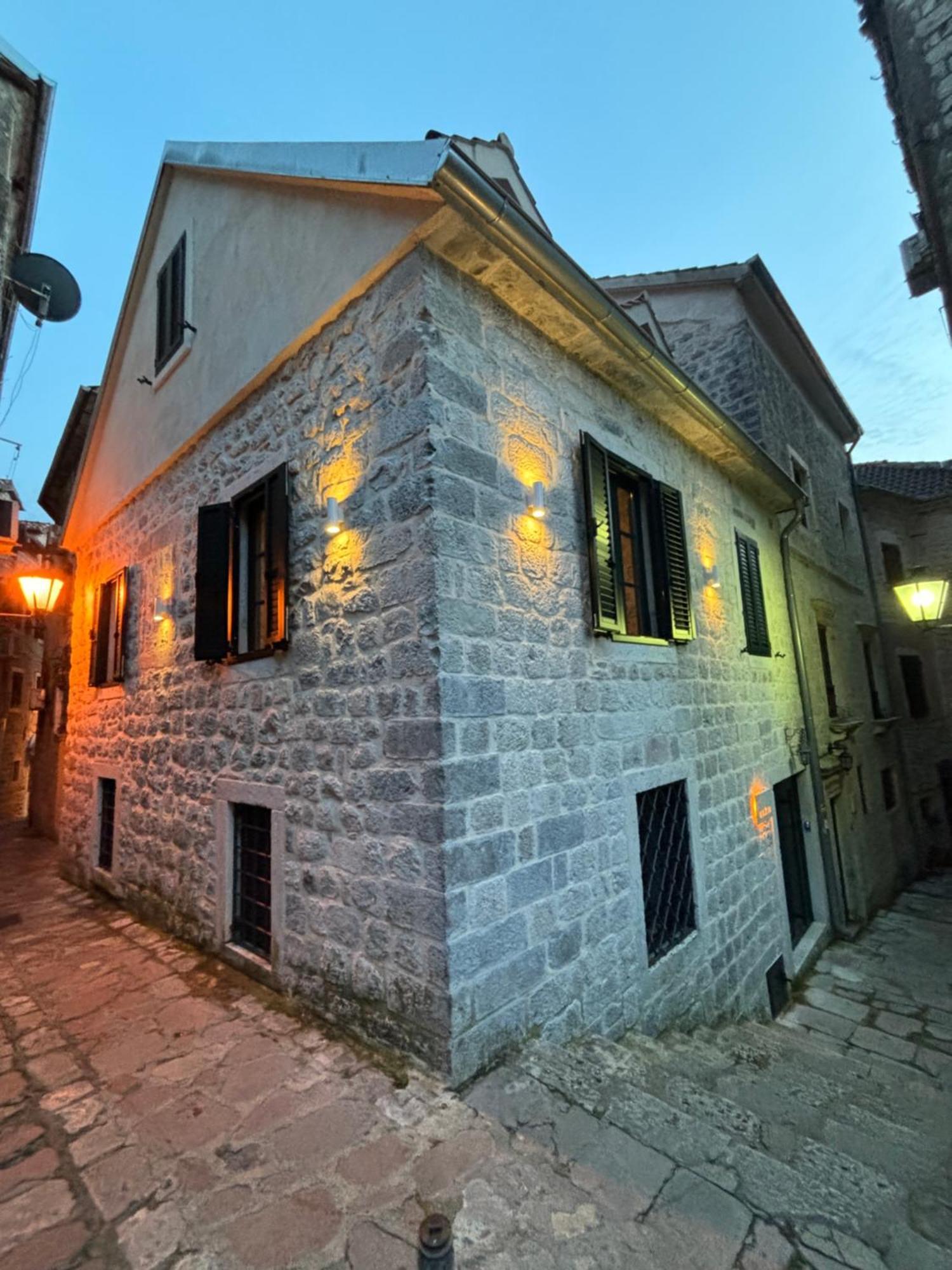 Hotel Kazin Supreme Kotor Zewnętrze zdjęcie
